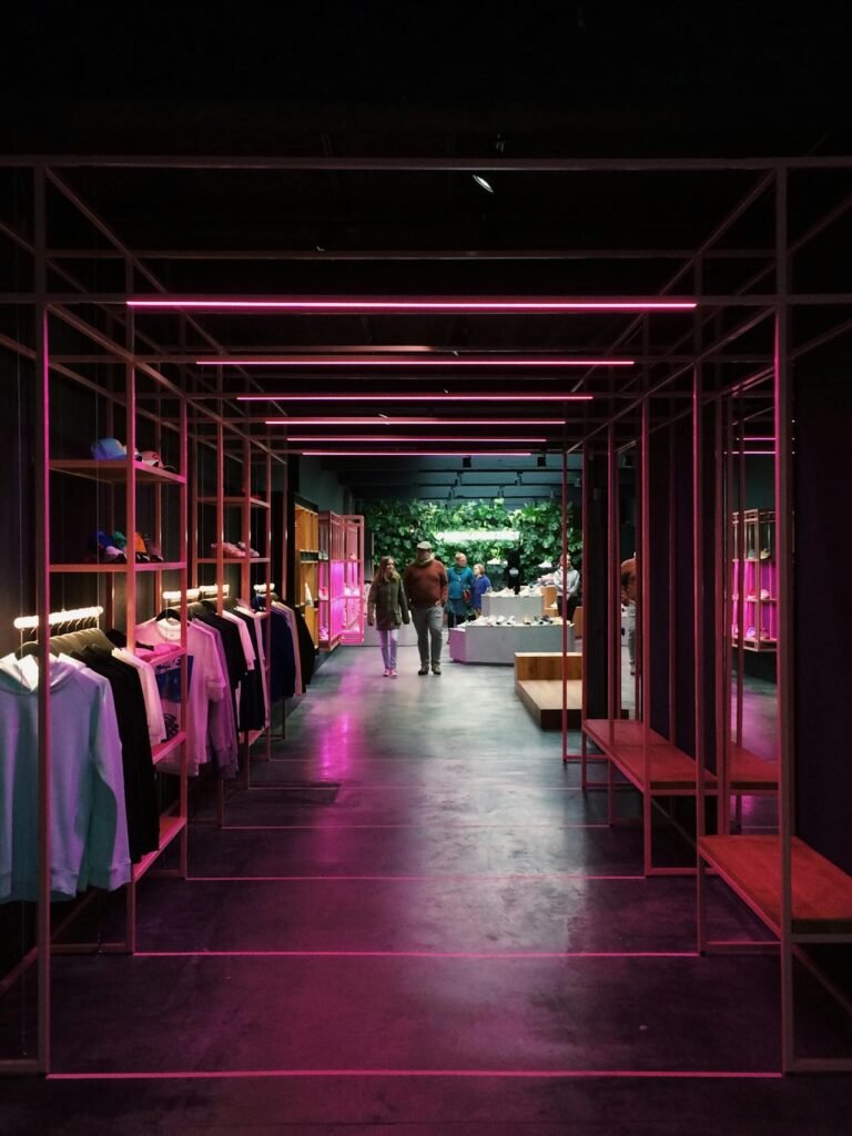 The Ultimate Fashion Guide 2025: UK Trends, Designers, & More.